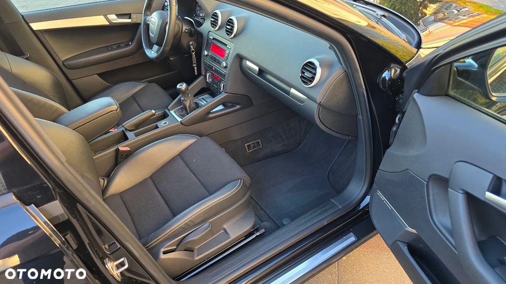 Audi A3 Sportback 1.4 TFSI S Line Sportpaket plus - 25
