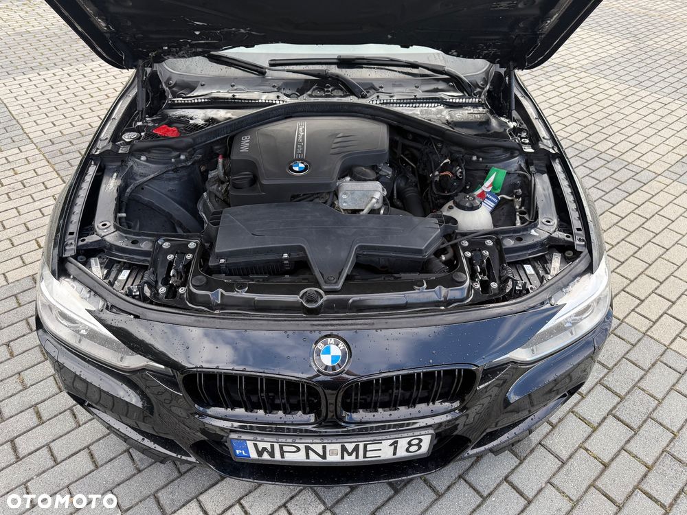 BMW Seria 3 320i - 12