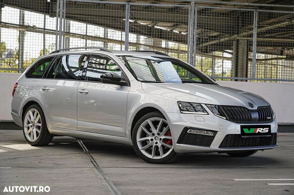 Skoda Octavia Combi 2.0 TDI DSG RS - 9