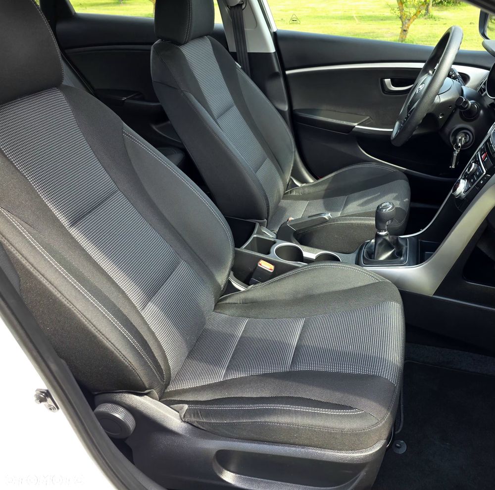 Hyundai i30 1.4 Classic + - 26