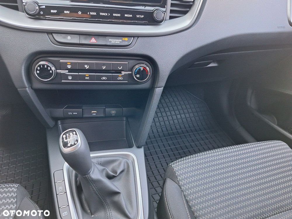 Kia XCeed - 20
