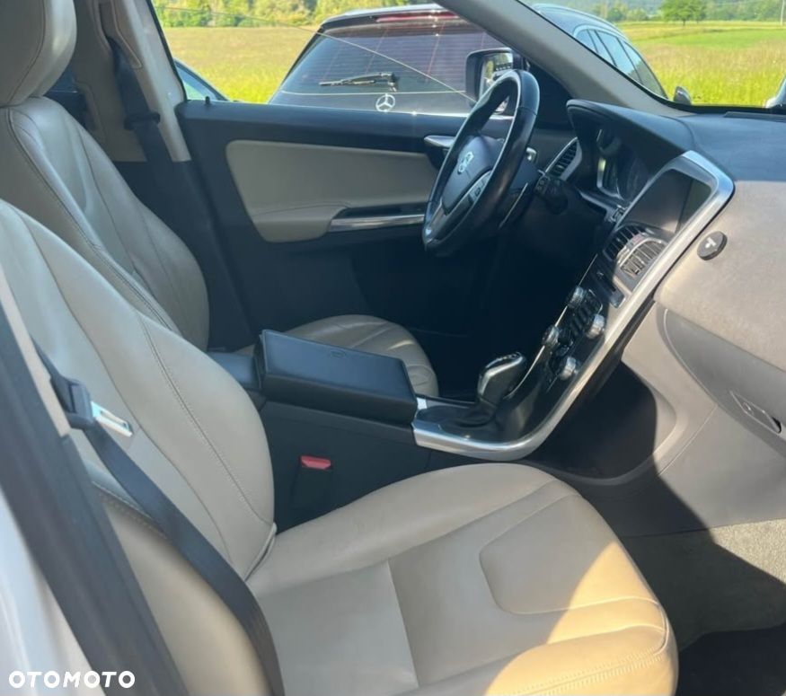 Volvo XC 60 D5 AWD Summum - 5