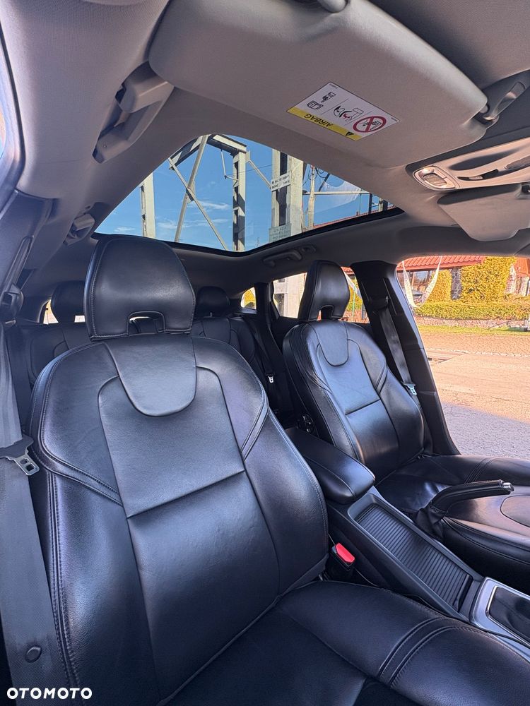 Volvo V40 D3 Geartronic Inscription - 17