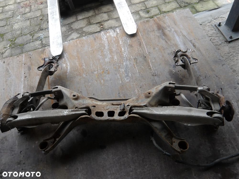 OPEL VECTRA C KOMBI 2.0D BELKA ZAWIESZENIA TYLNA - 4