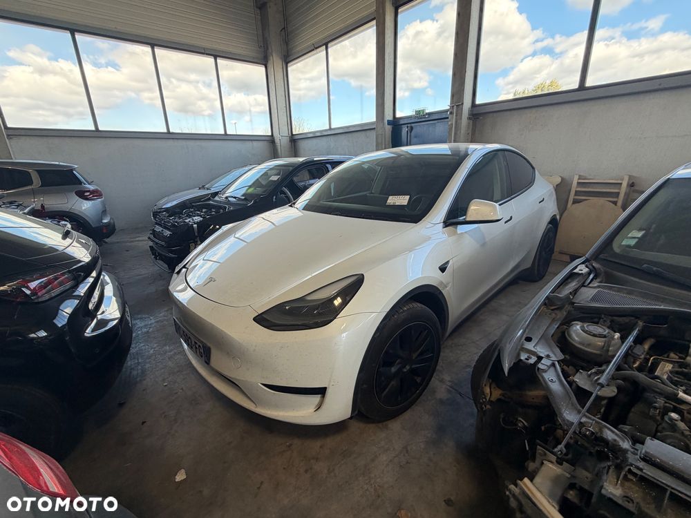 Tesla Model Y RWD - 1