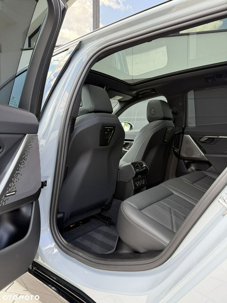BMW Seria 5 520d xDrive mHEV M Sport - 40