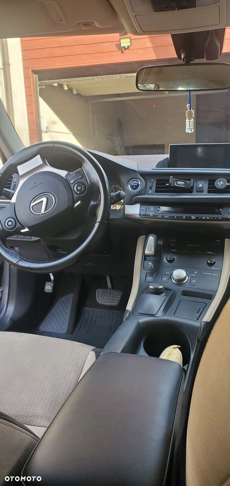 Lexus CT - 11