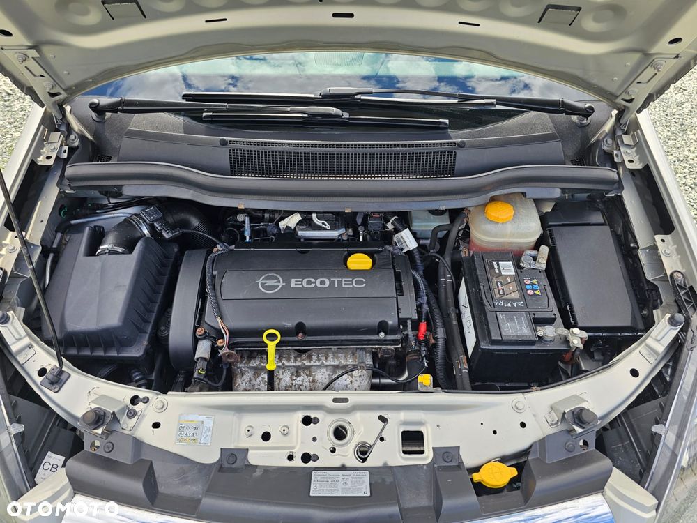 Opel Zafira - 16