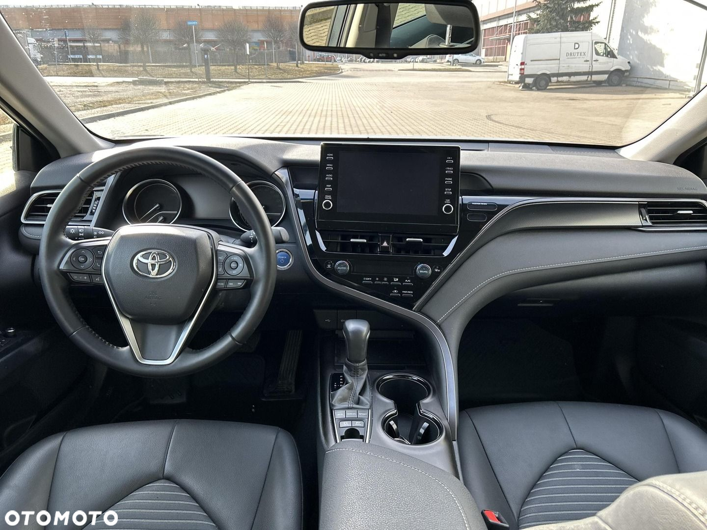 Toyota Camry - 13