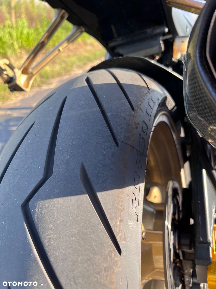 Suzuki GSX-R - 11