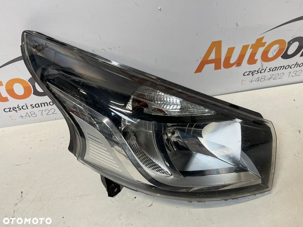Lampa RENAULT TRAFFIC prawa przód 1EE011410-46 - 1
