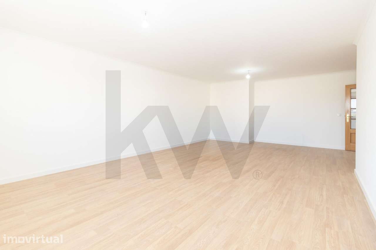 Apartamento T3 Remodelado no Montijo | Garagem e Arrecadação - Grande imagem: 2/37