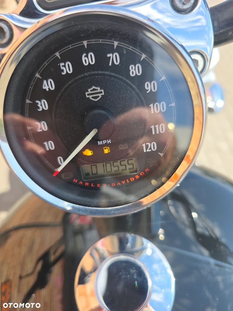Harley-Davidson Sportster Custom 1200C - 17