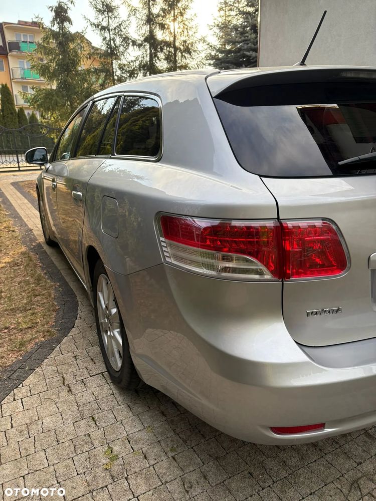 Toyota Avensis - 15