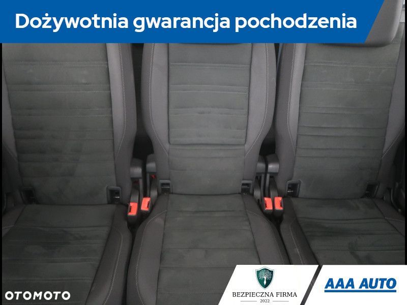 Volkswagen Touran - 11