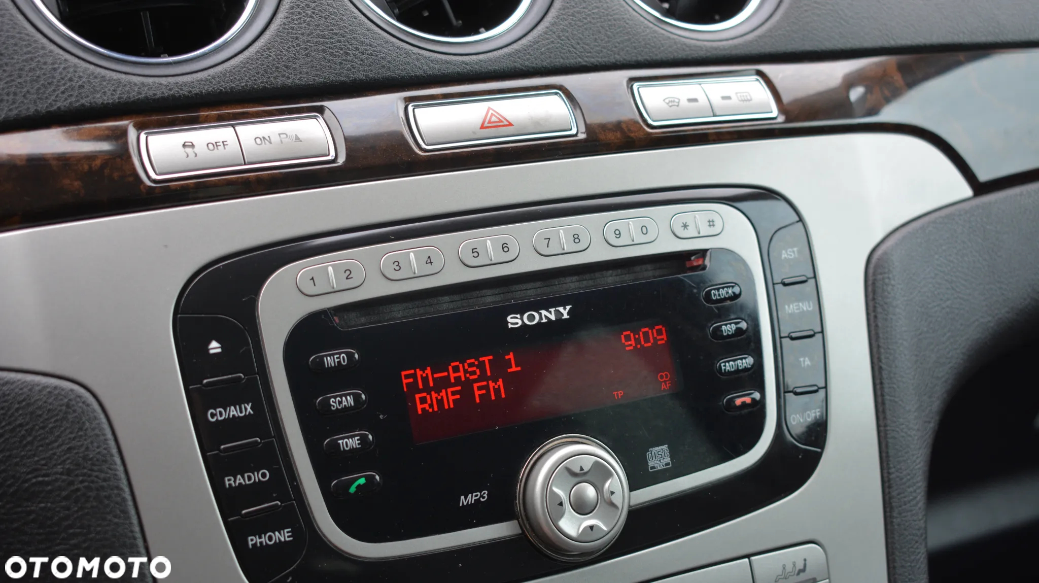 Ford Galaxy - 30