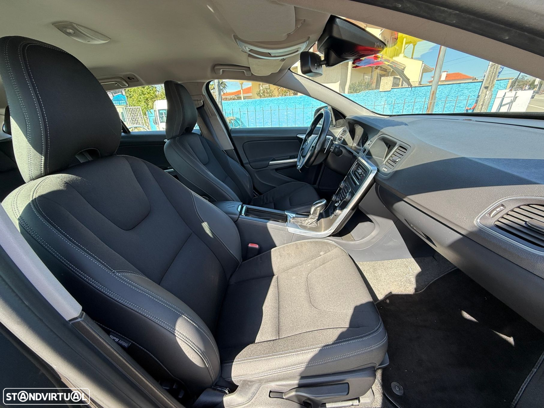 Volvo V60 1.6 D2 Momentum Eco Powershift - 9