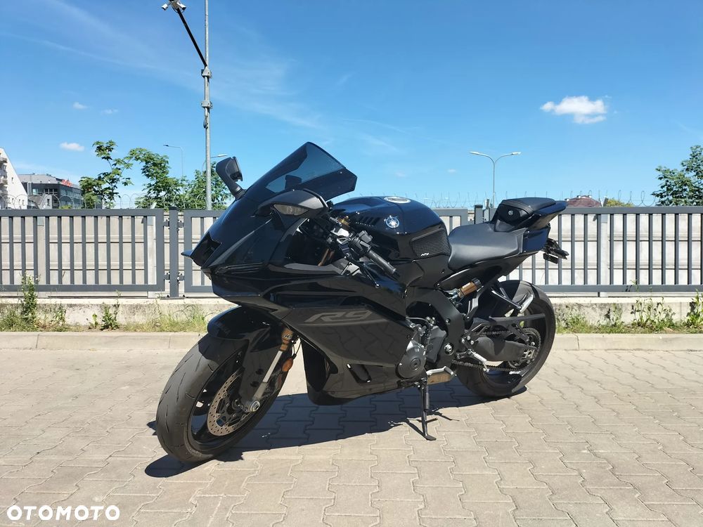 Yamaha R9 - 2
