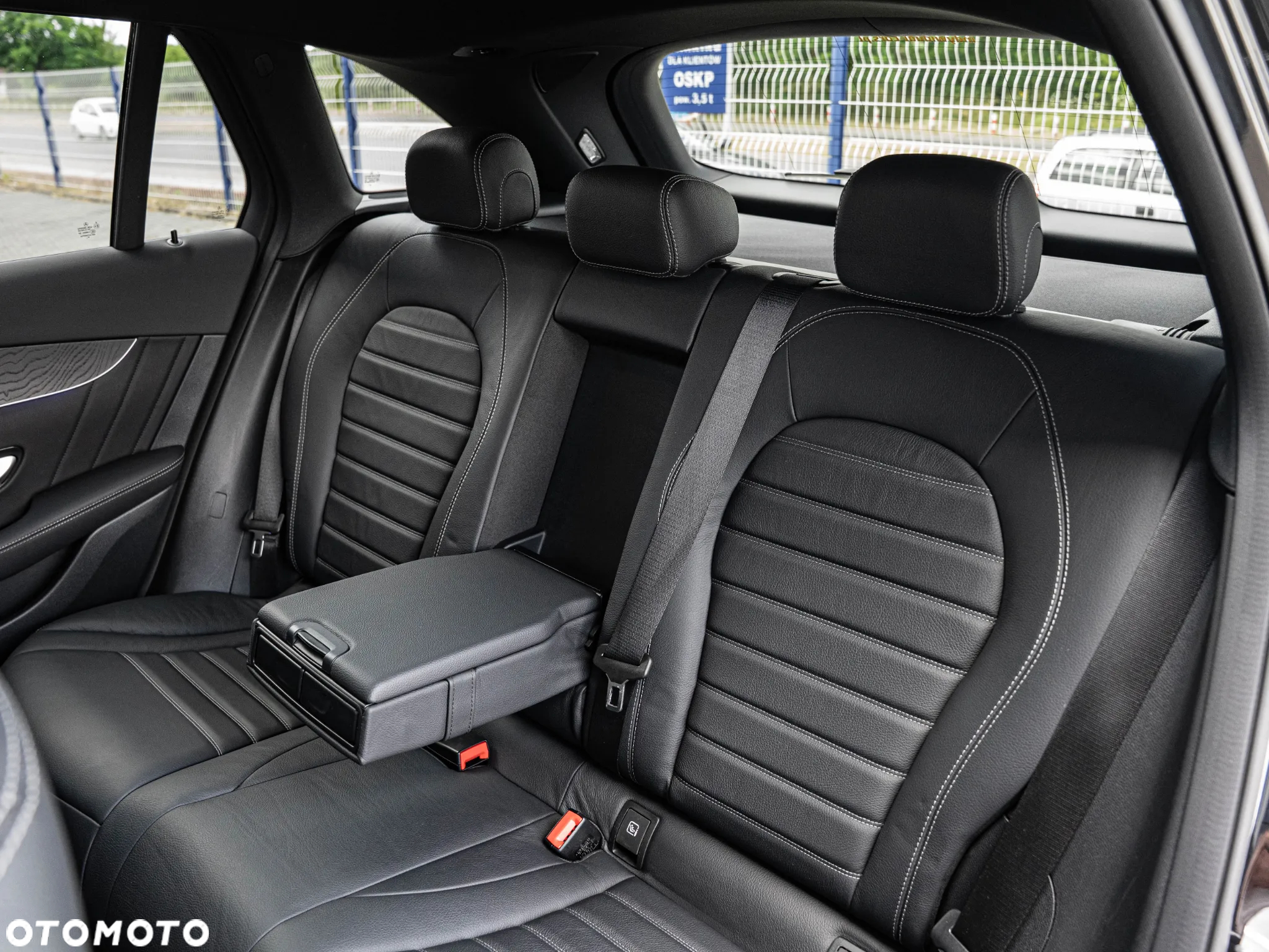 Mercedes-Benz GLC 200 4Matic 9G-TRONIC AMG Line Plus - 29