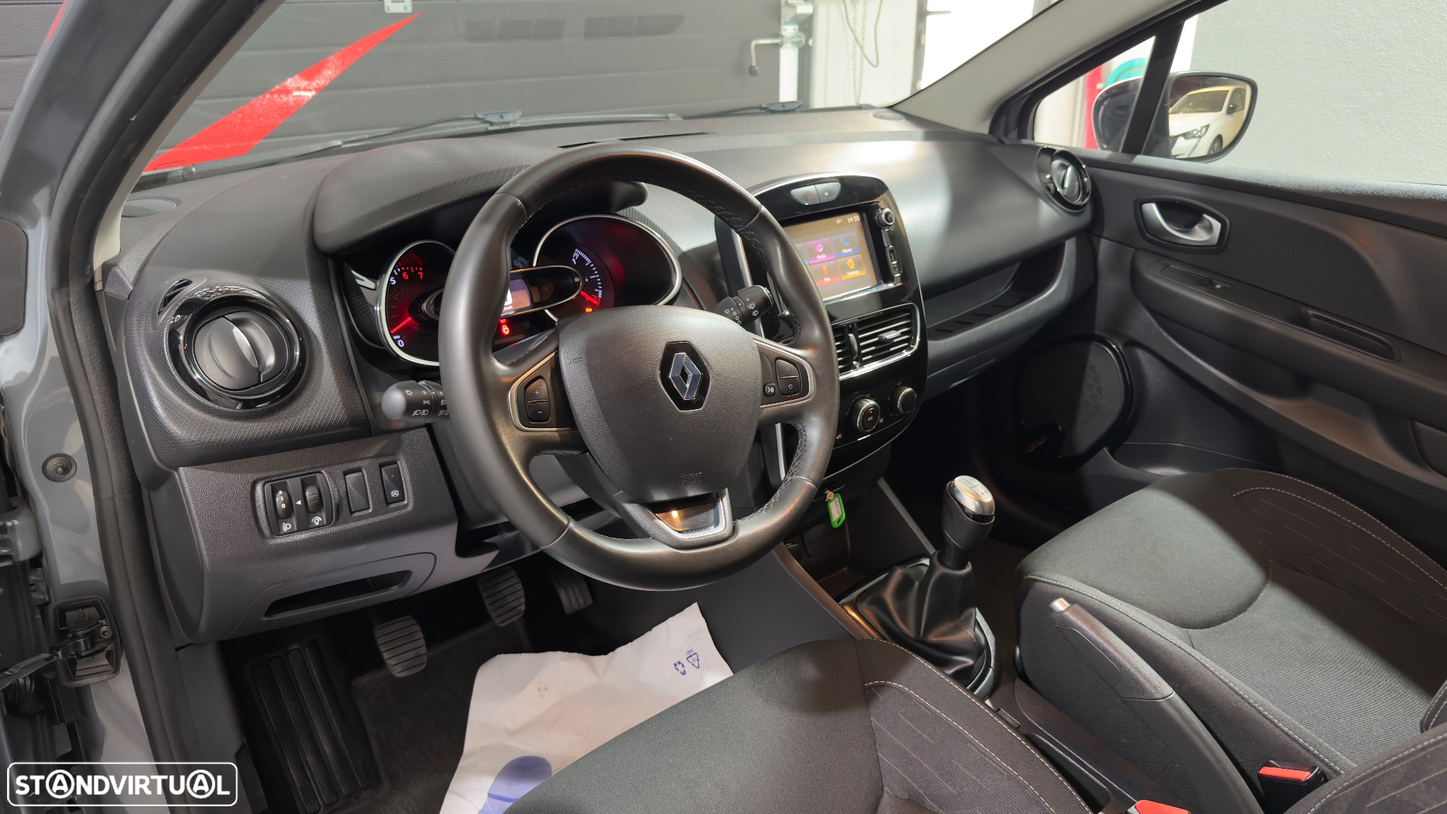 Renault Clio Sport Tourer 0.9 TCe Limited - 9