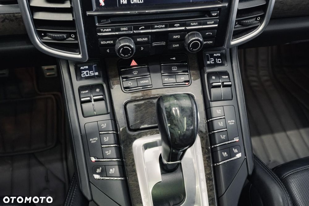 Porsche Cayenne Turbo - 20