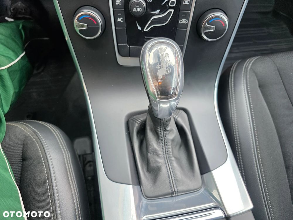 Volvo V60 D3 Momentum - 17