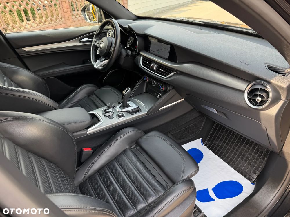 Alfa Romeo Stelvio 2.0 Turbo Veloce Q4 - 13