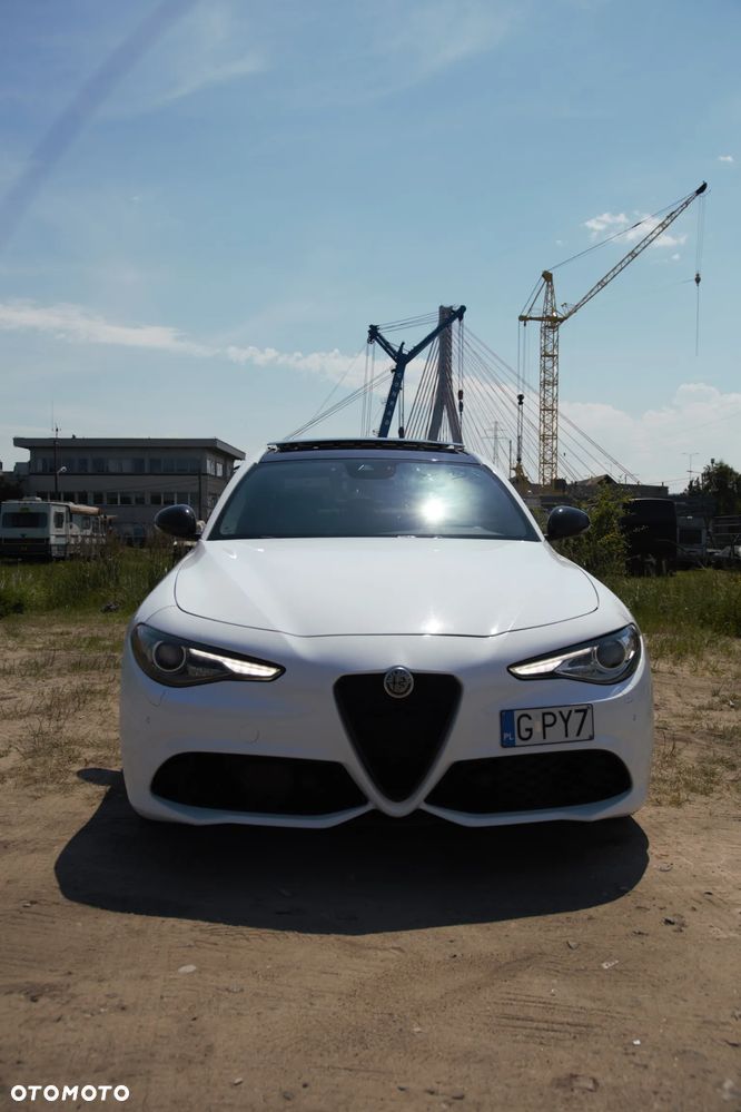 Alfa Romeo Giulia 2.0 Turbo 16V AT8-Q4 Ti - 14
