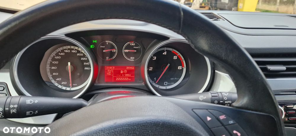 Alfa Romeo Giulietta 2.0 JTDM Distinctive - 20