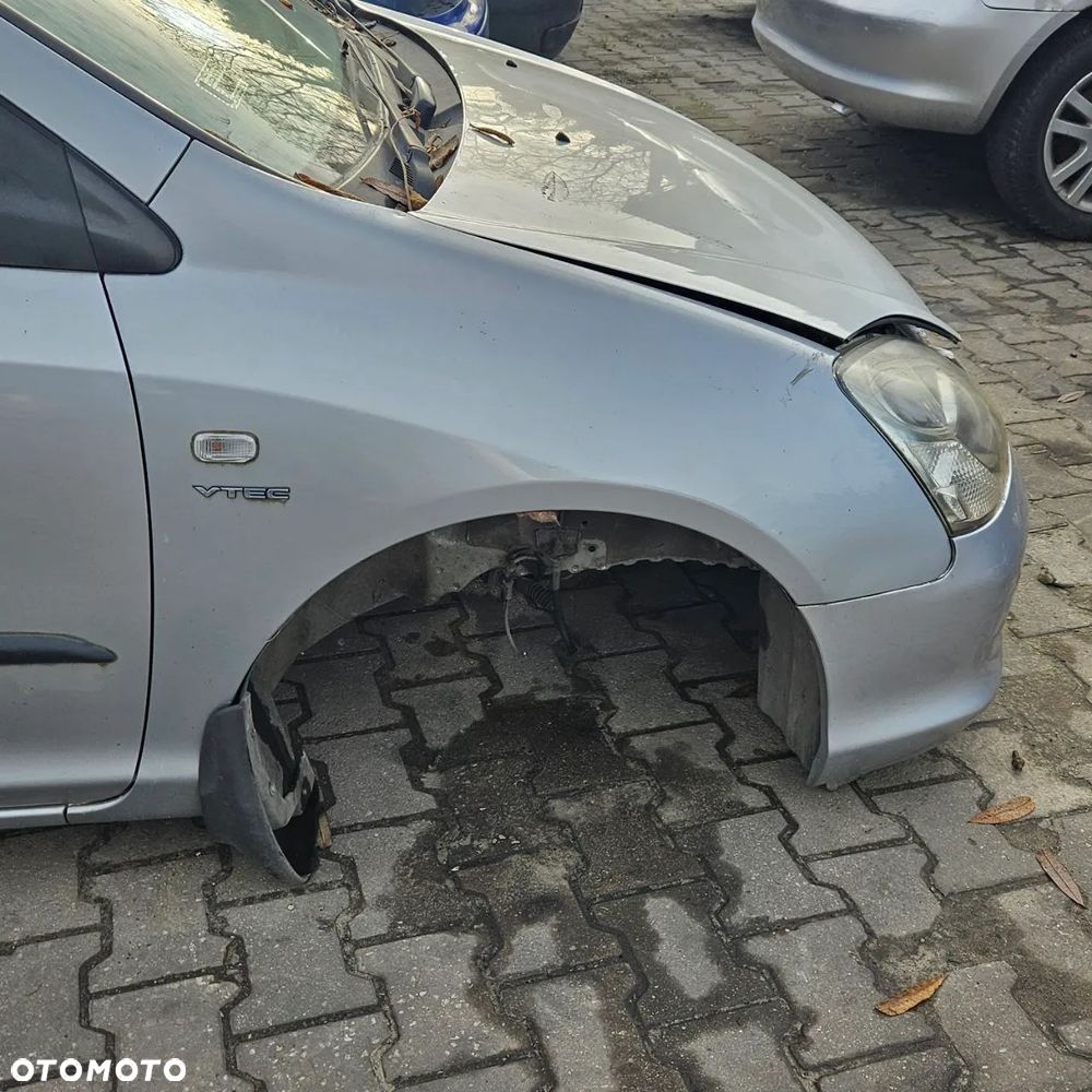 Błotnik /prawy lewy przód / Honda Civic VII (lak. NH623M) - 1