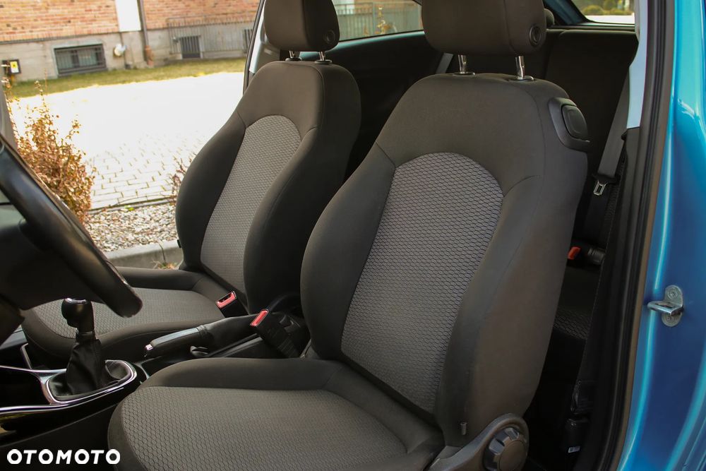 Opel Corsa 1.4 16V Cosmo - 30