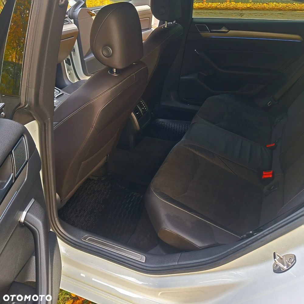 Volkswagen Arteon 2.0 TDI SCR R-Line DSG - 15