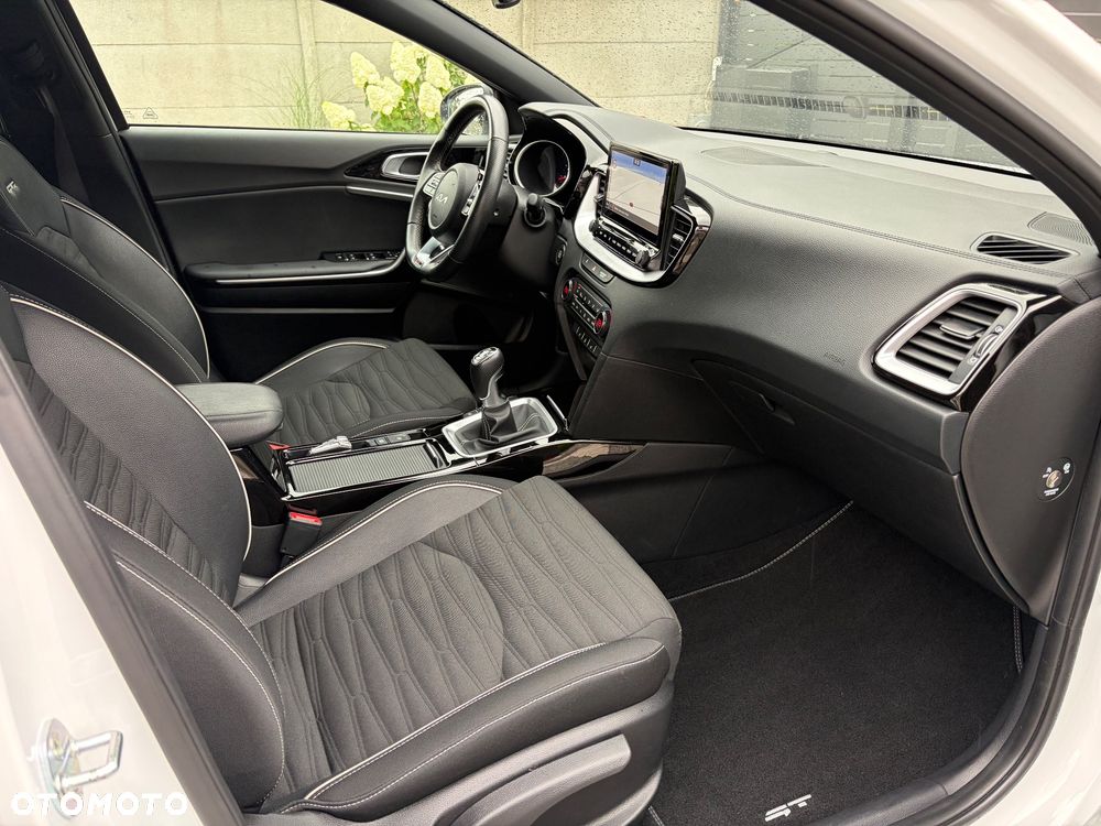 Kia Ceed 1.5 T-GDI OPF GT Line - 22
