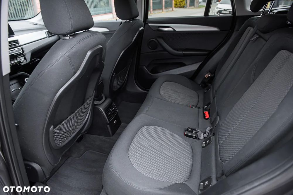 BMW X1 sDrive20d Sport Line - 24