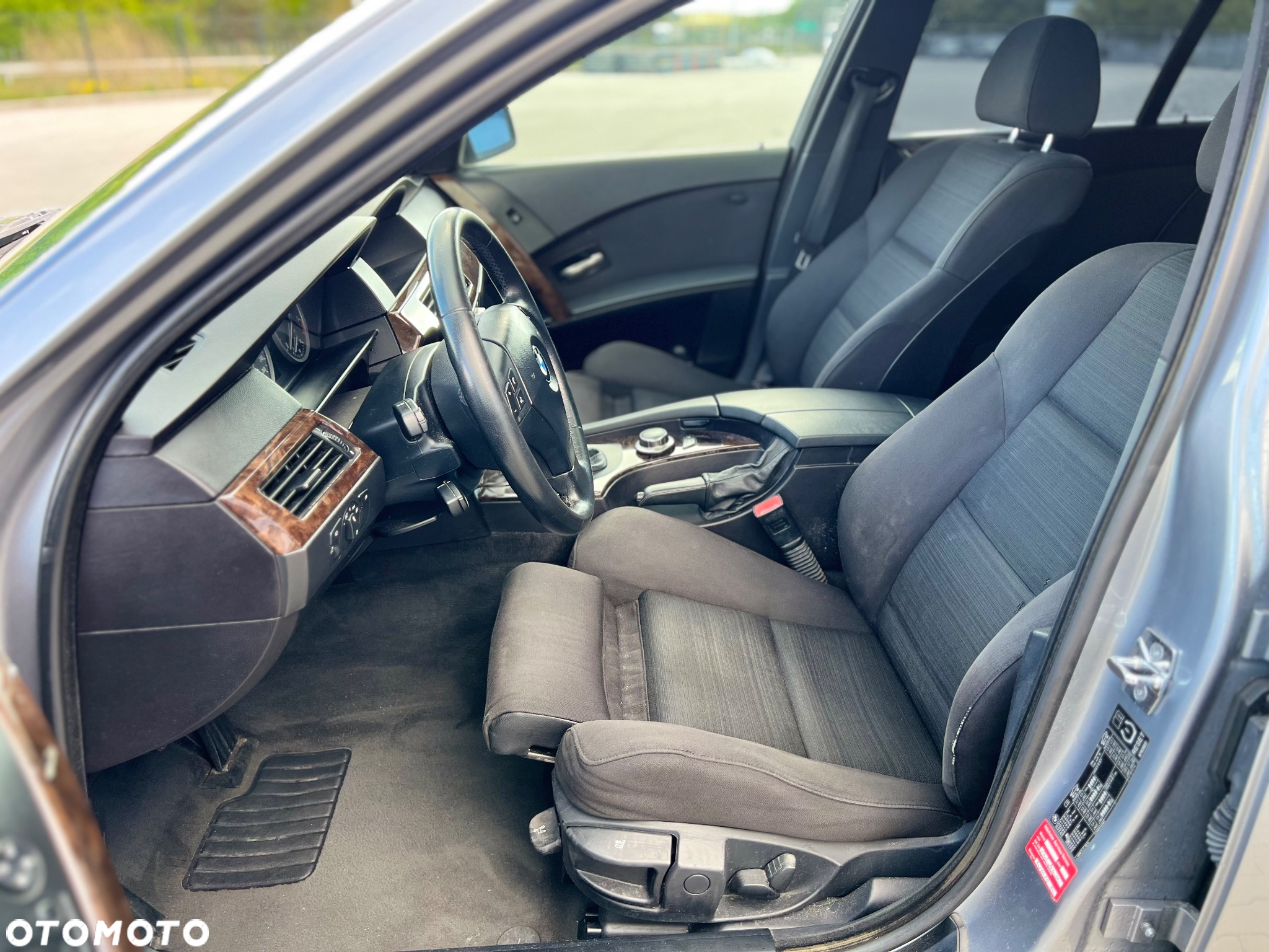 BMW Seria 5 525d - 15
