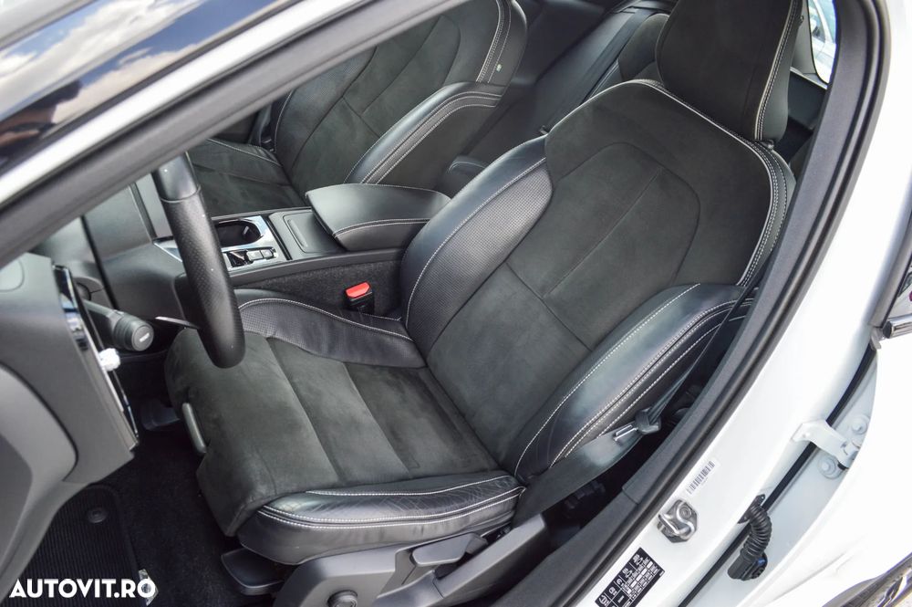Volvo XC 40 D4 AWD R-Design - 9