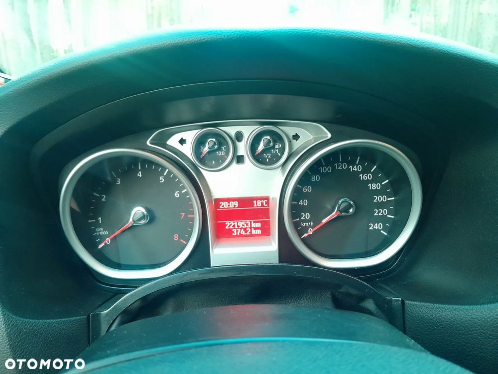 Ford Focus Ghia - 11