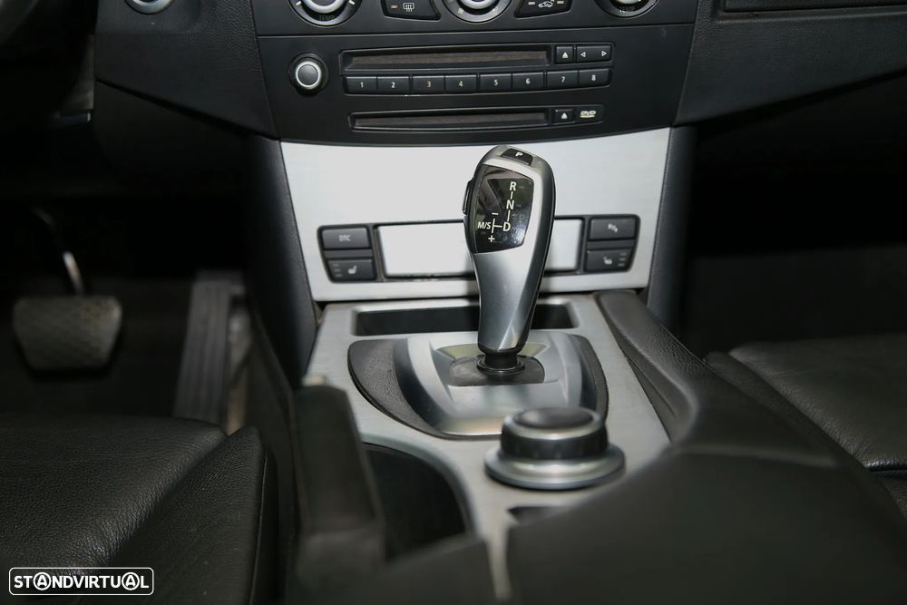 BMW 520 dA Touring Executive - 13