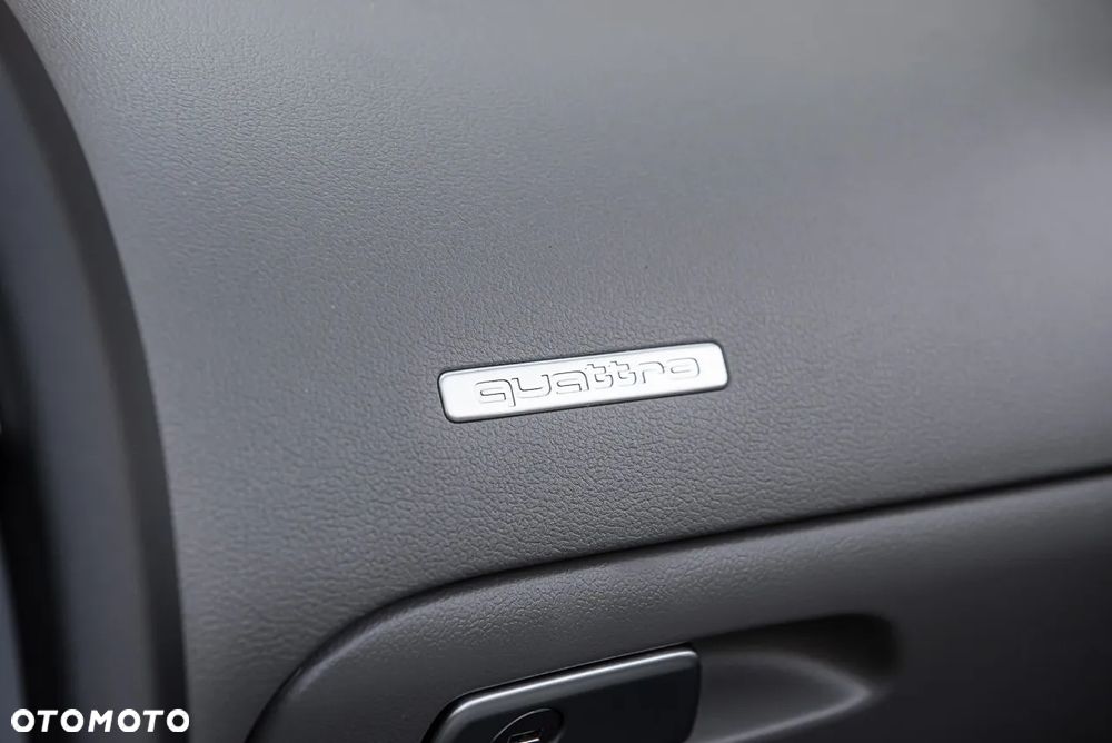 Audi A5 Cabrio 3.2 FSI quattro S tronic - 25