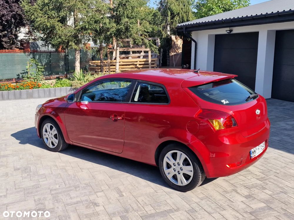 Kia ProCeed - 12