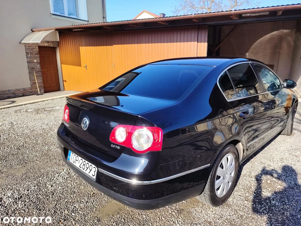 Volkswagen Passat 2.0 FSI Comfortline - 7