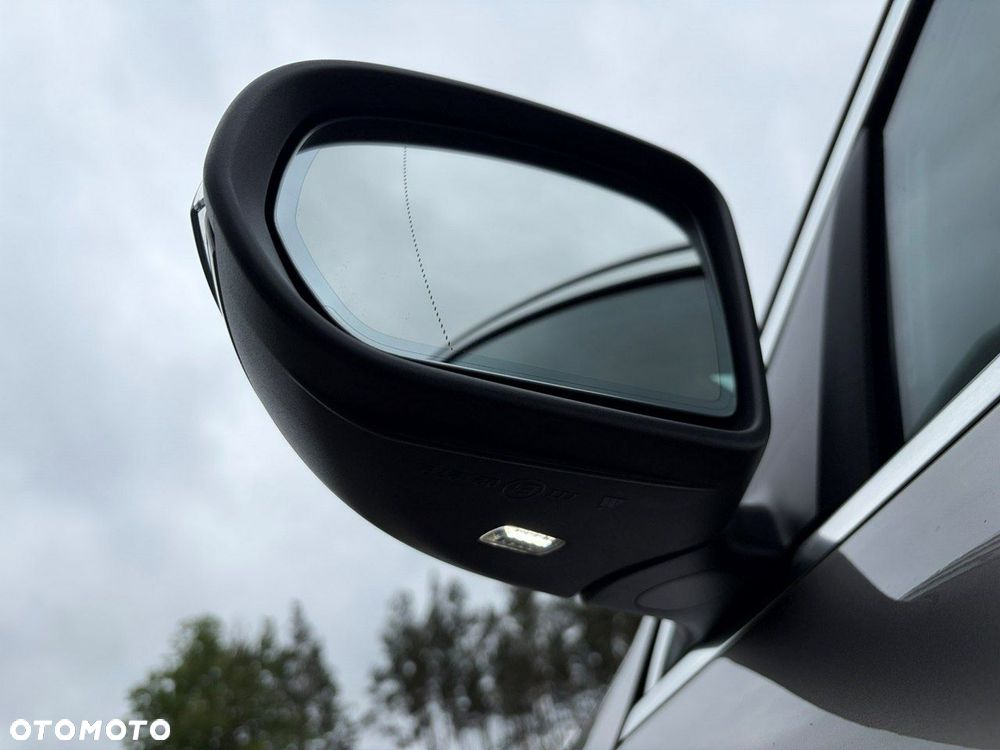 Mercedes-Benz GLC - 36