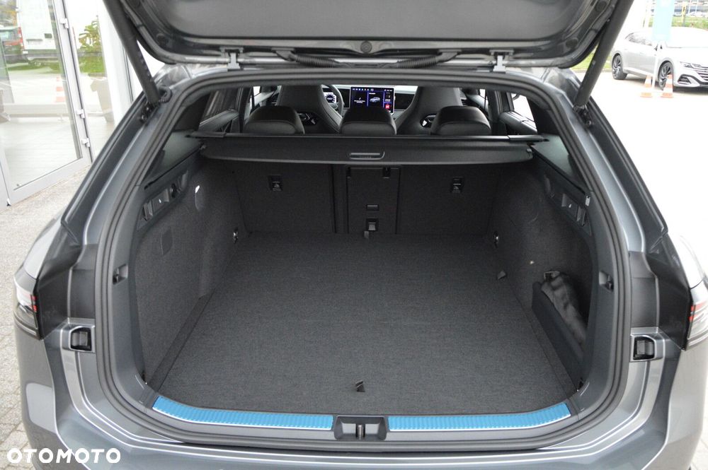Volkswagen Passat Variant 1.5 TSI ACT mHEV R-Line Plus DSG - 26