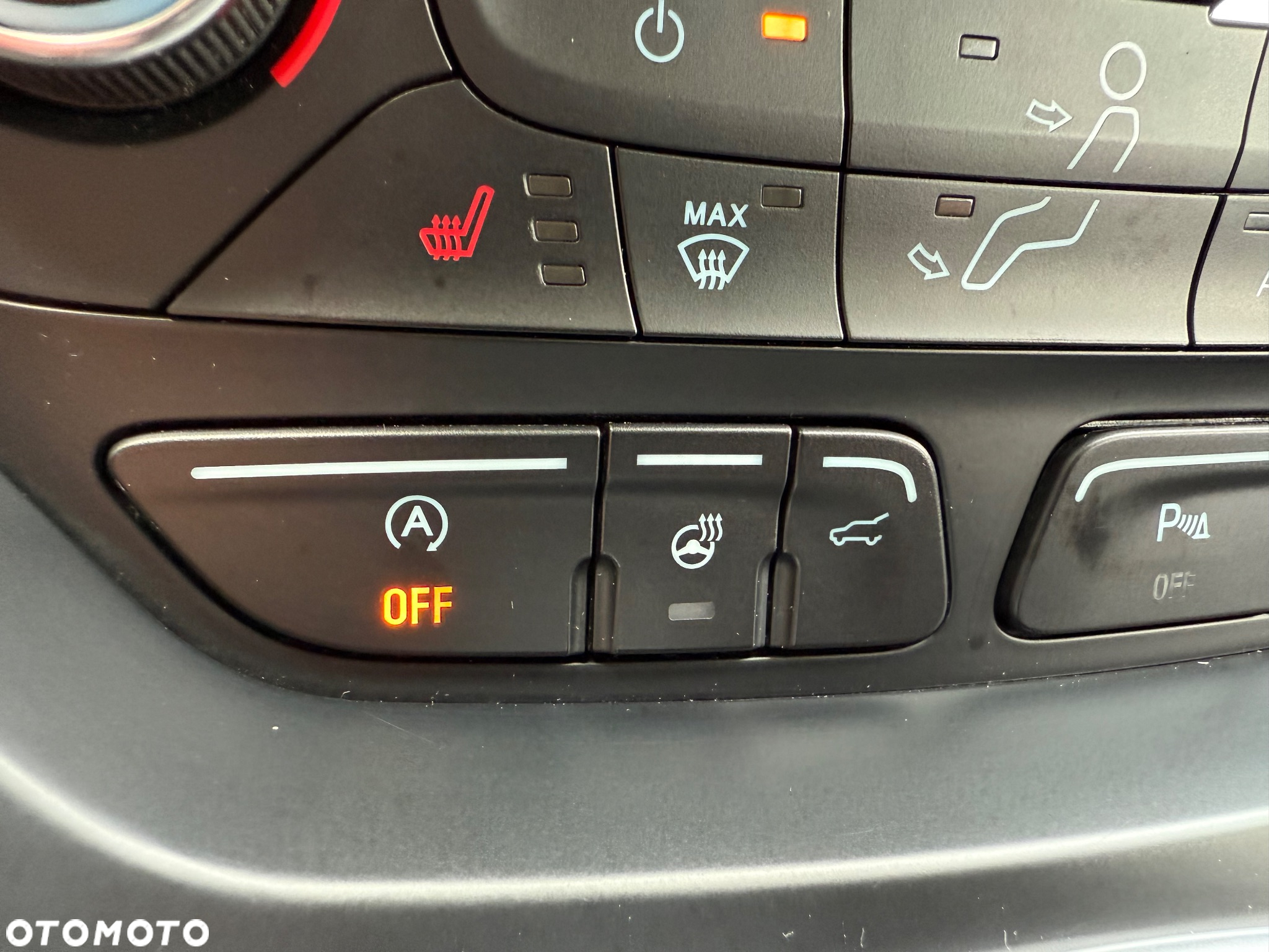 Ford Kuga 1.5 EcoBoost 2x4 Titanium - 24
