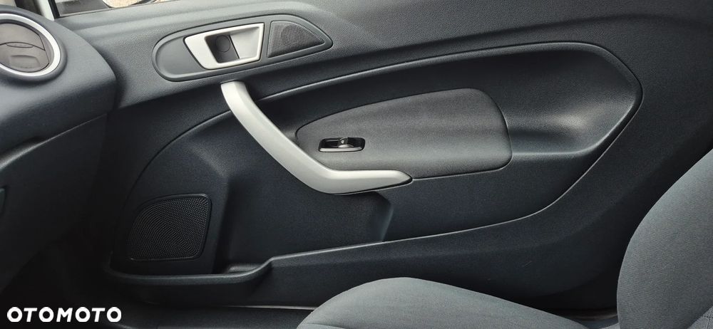 Ford Fiesta 1.25 Champions Edition - 11