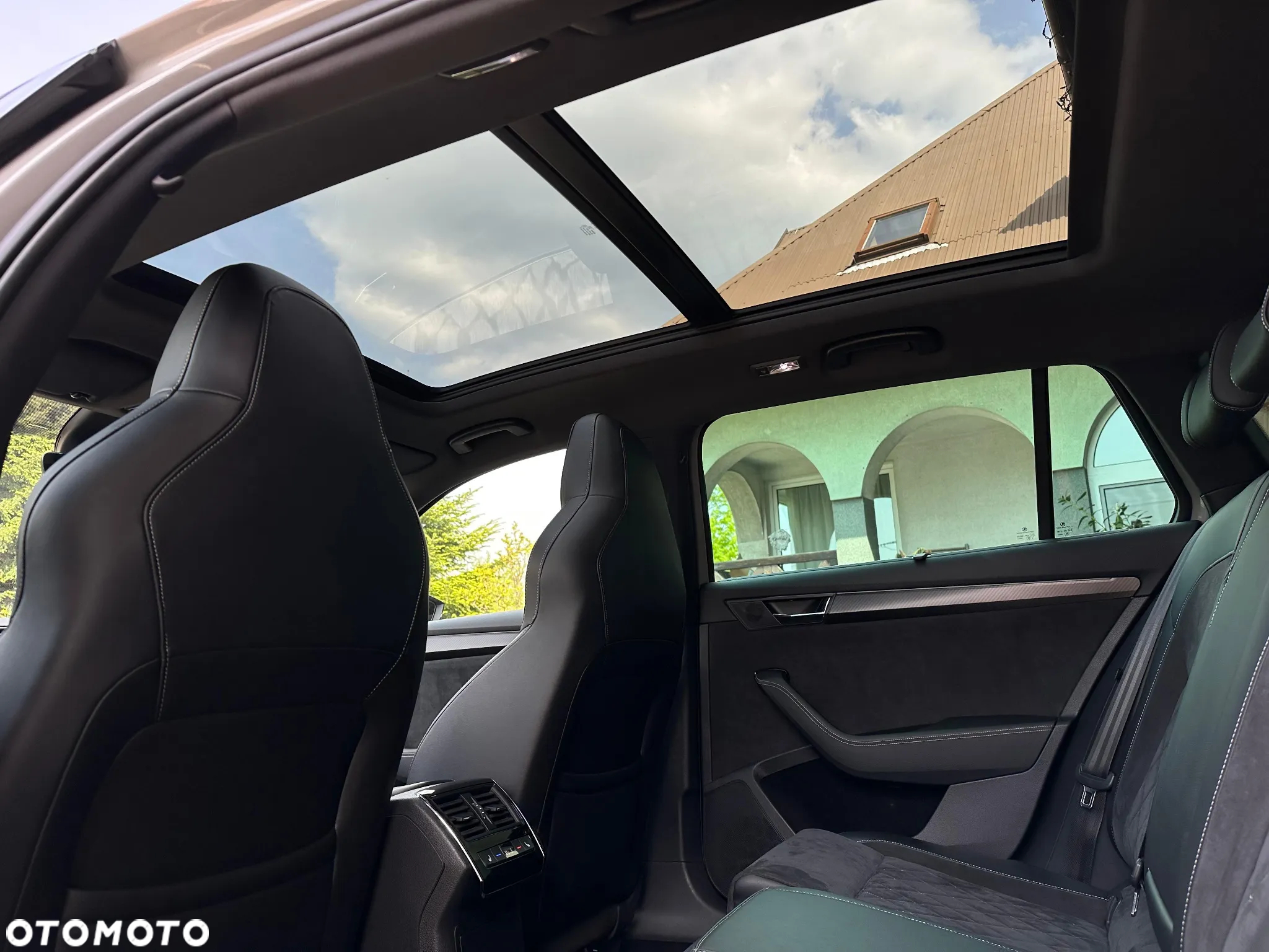 Skoda Superb 2.0 TDI SCR 4x4 Sportline DSG - 17