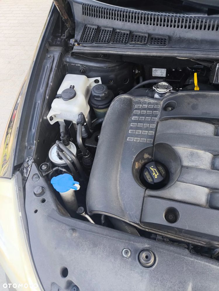 Kia Carnival - 9