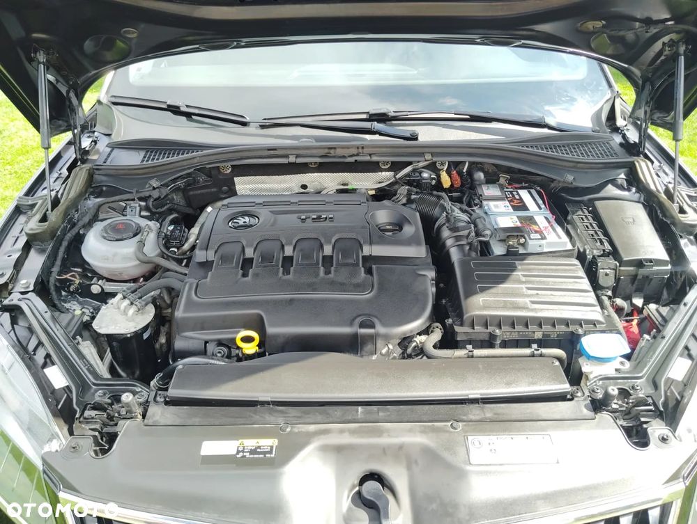 Skoda Superb 2.0 TDI L&K DSG - 19