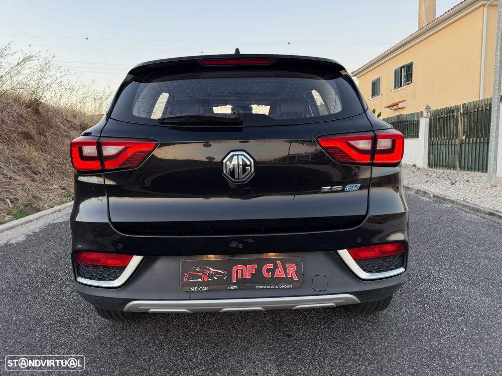 MG ZS - 8
