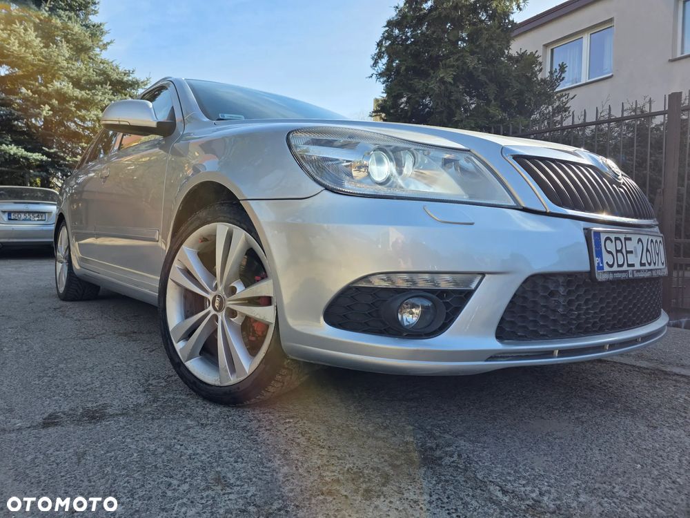 Skoda Octavia 2.0 TSI DSG RS - 8